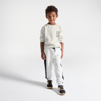 تي شيرت كم طويل رمادي بطبعة رسالة للأولاد.